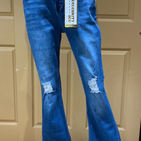 NWT CELEBRITY ACE Juniors/Women's Jean size 11/30 - Picture 2 of 5